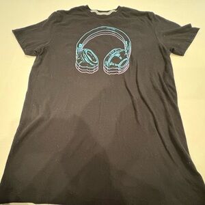 Old Navy Black Tee with Headphones Design small